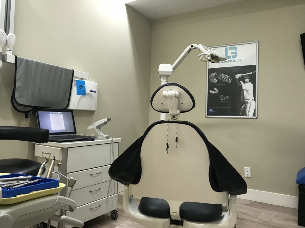 Treatment suite where oral surgery is a common procedure at North Shores Dental in Toronto, ON. 